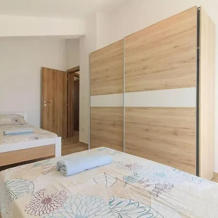 Seve Ii Comfortable Holiday Holiday home